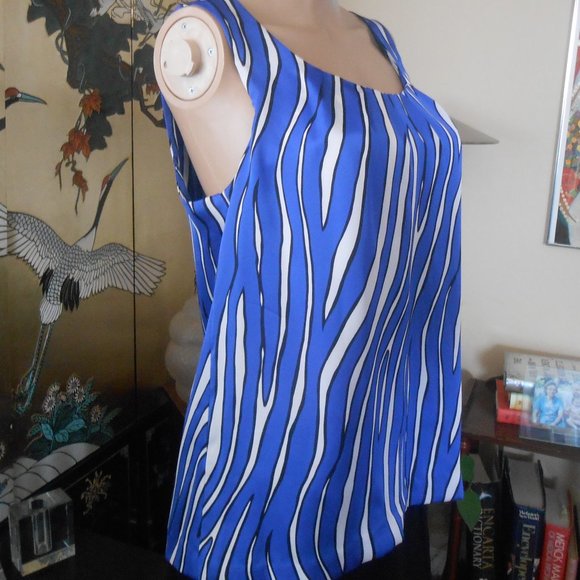 Dana Buchman Sleeveless Top, Size Small - Picture 3 of 4